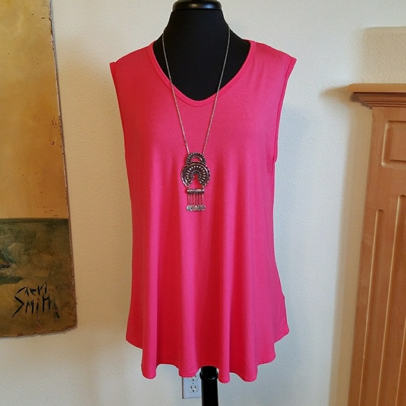 Cool Melon Tops - NWOT Surprise Back Top